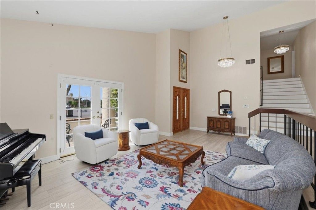 Image 8 of property listing at 2505 Regency, Fullerton, CA 92833