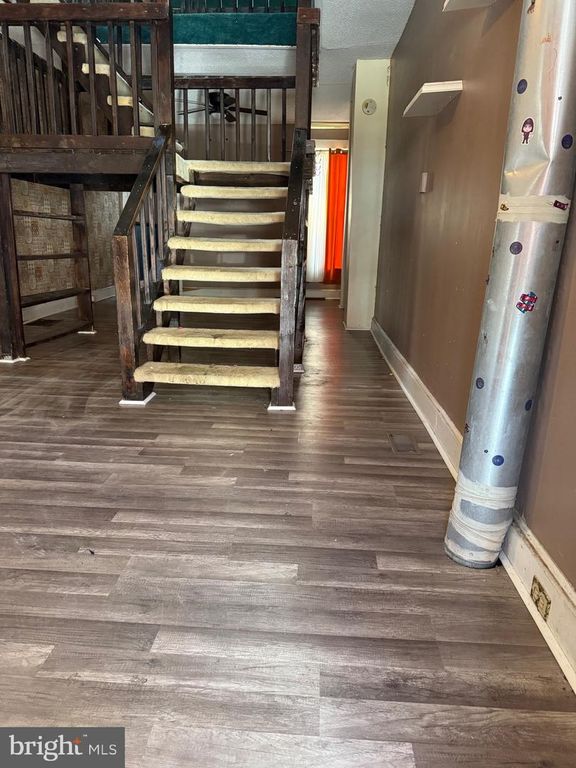 2105 BARCLAY ST, Baltimore, MD 21218