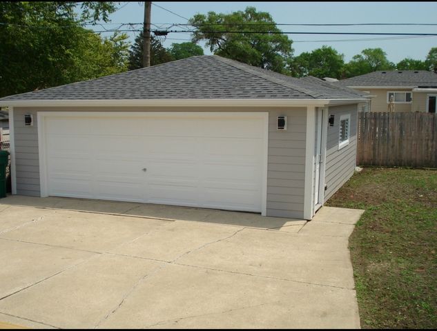 8003 Menard Avenue, Burbank, IL 60459