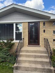 8003 Menard Avenue, Burbank, IL 60459