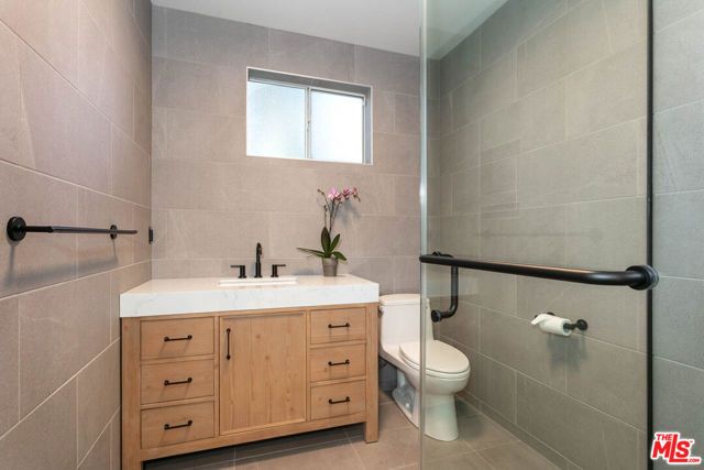 2914 Castle Heights Avenue, Los Angeles, CA 90034