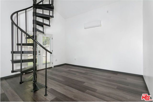 2914 Castle Heights Avenue, Los Angeles, CA 90034