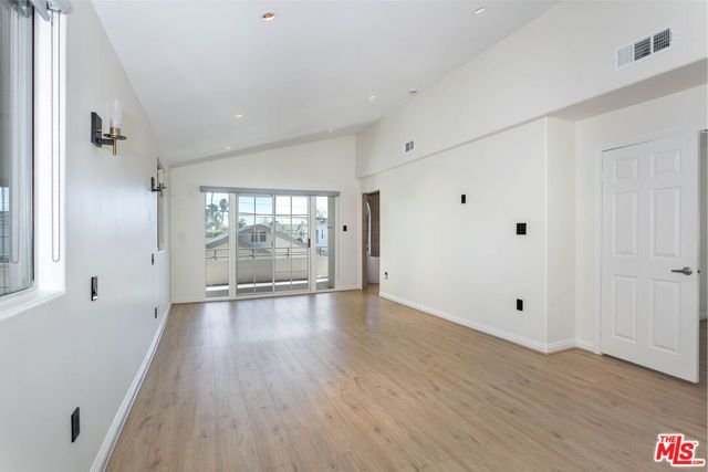 2914 Castle Heights Avenue, Los Angeles, CA 90034