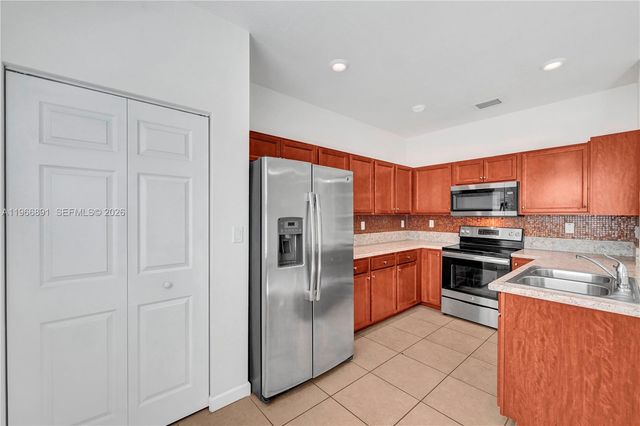 9334 W 33 WAY 9334, Hialeah, FL 33018