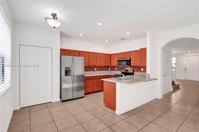 9334 W 33 WAY 9334, Hialeah, FL 33018