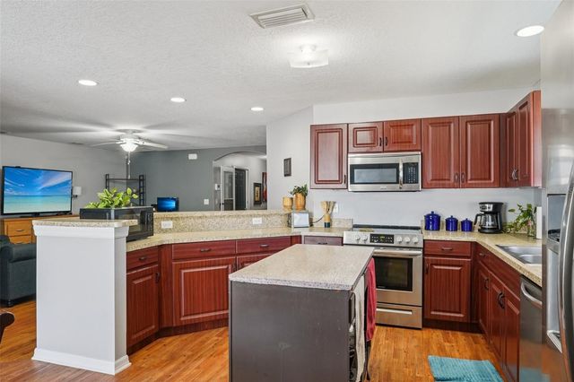 1438 BLOSSOM BAYOU CIRCLE, Ruskin, FL 33570
