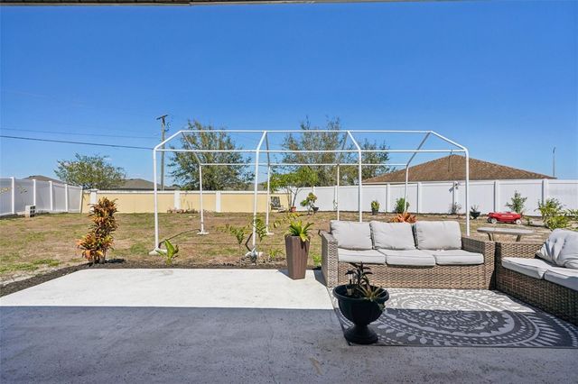 1438 BLOSSOM BAYOU CIRCLE, Ruskin, FL 33570