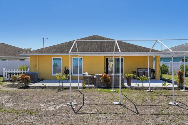 1438 BLOSSOM BAYOU CIRCLE, Ruskin, FL 33570