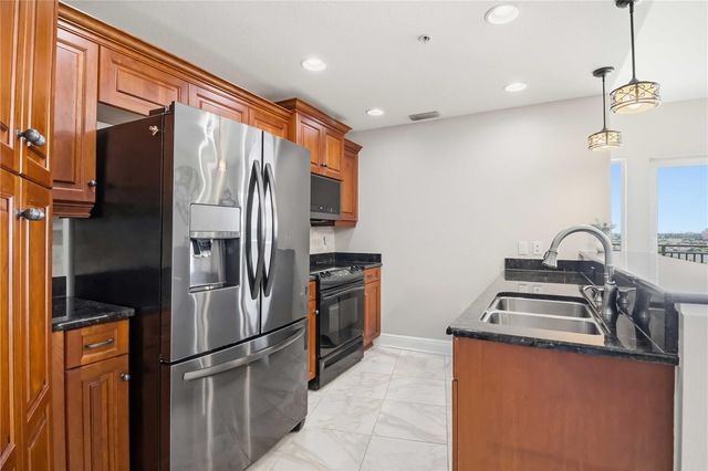 501 HABEN BOULEVARD 605, Palmetto, FL 34221