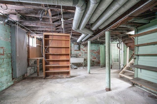 3131 Essex Road, Cleveland Heights, OH 44118