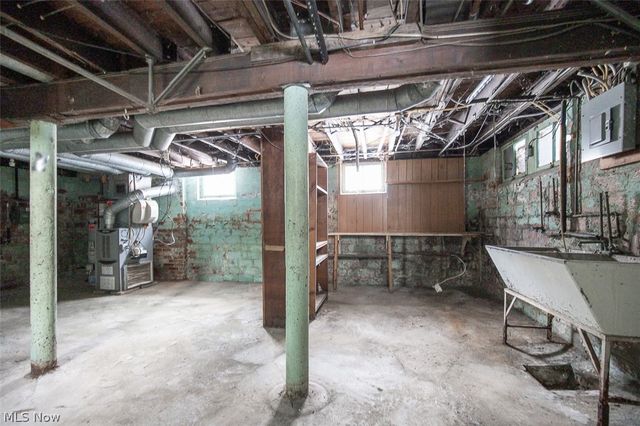 3131 Essex Road, Cleveland Heights, OH 44118