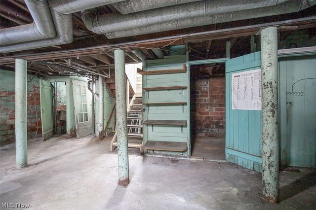 3131 Essex Road, Cleveland Heights, OH 44118