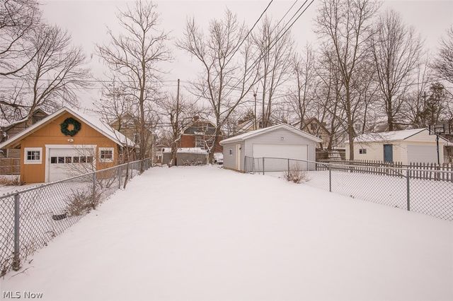 3131 Essex Road, Cleveland Heights, OH 44118