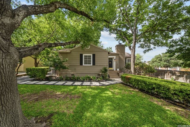 330 W AGARITA AVE, San Antonio, TX 78212