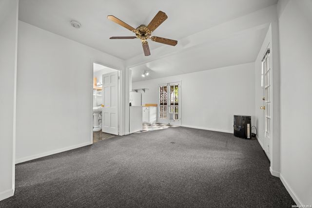 330 W AGARITA AVE, San Antonio, TX 78212
