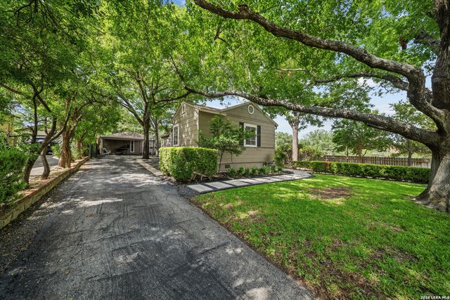 330 W AGARITA AVE, San Antonio, TX 78212