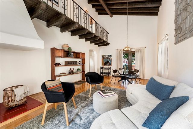 4252 S Norton, Los Angeles, CA 90008