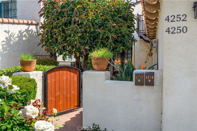 4252 S Norton, Los Angeles, CA 90008