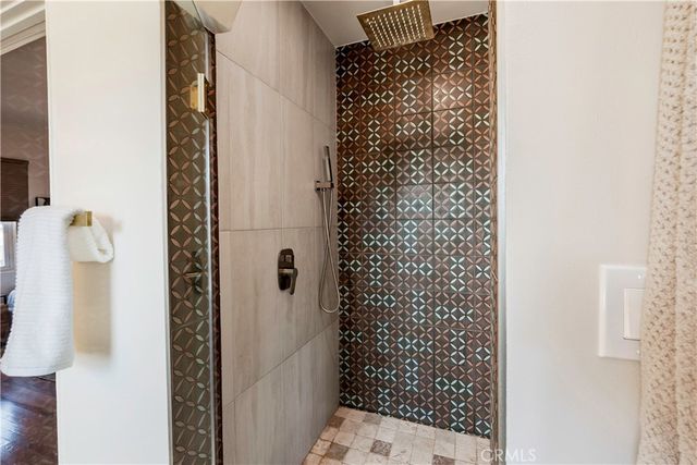 4252 S Norton, Los Angeles, CA 90008