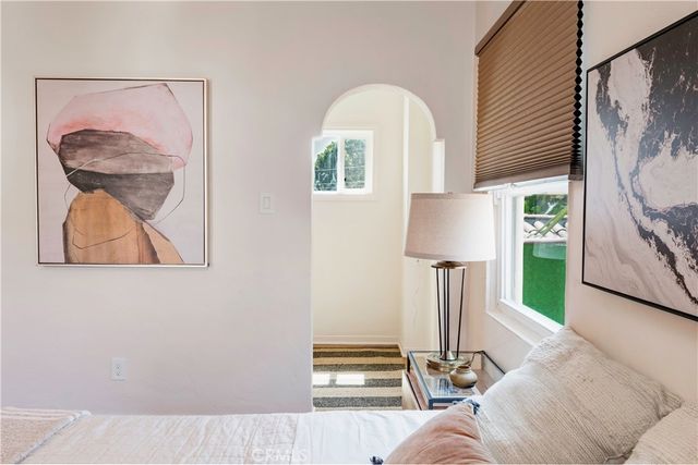 4252 S Norton, Los Angeles, CA 90008