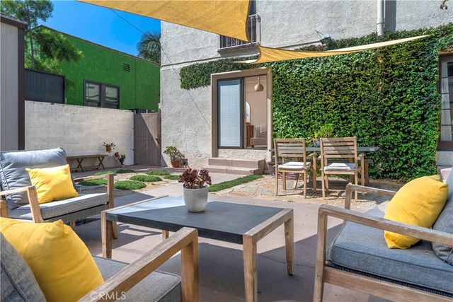 4252 S Norton, Los Angeles, CA 90008