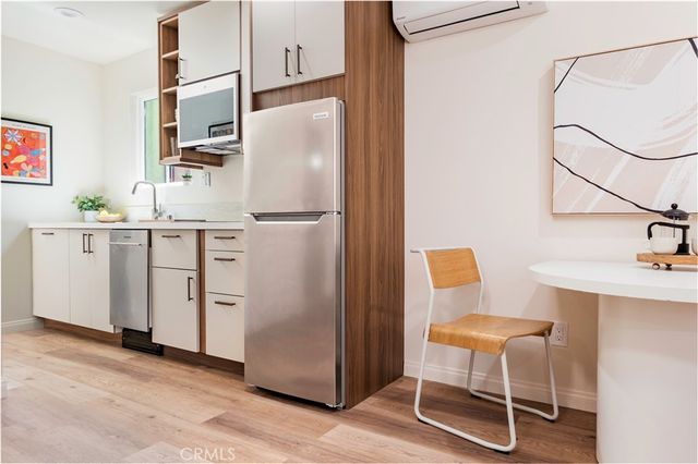 4252 S Norton, Los Angeles, CA 90008