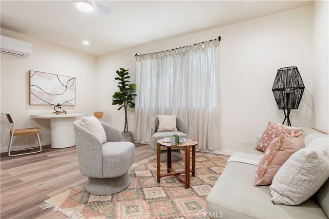 4252 S Norton, Los Angeles, CA 90008