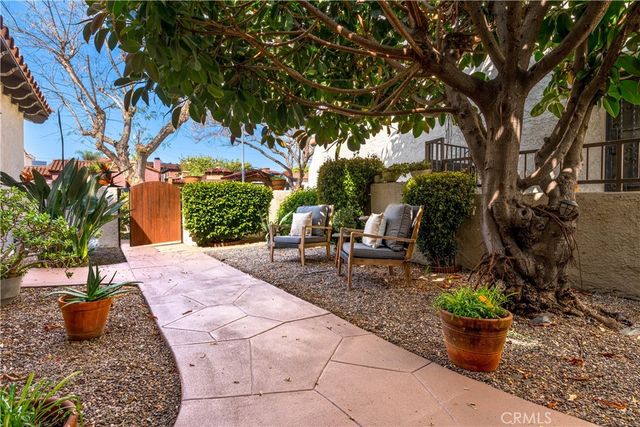 4252 S Norton, Los Angeles, CA 90008