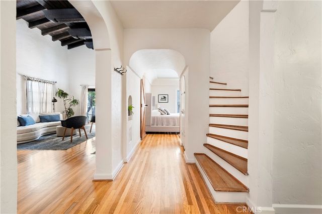 4252 S Norton, Los Angeles, CA 90008