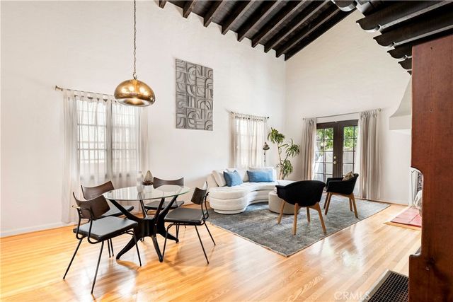 4252 S Norton, Los Angeles, CA 90008