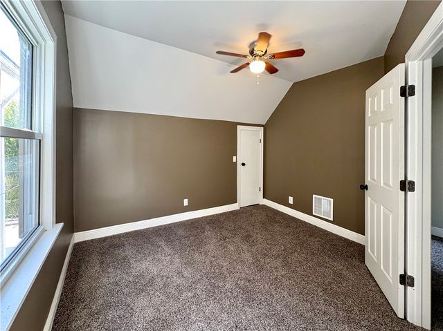 331 8th Ave, New Brighton, PA 15066