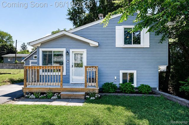 1037 Miami Avenue, Waterford Charter Township, MI 48327