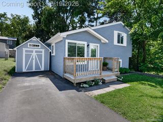 1037 Miami Avenue, Waterford Charter Township, MI 48327