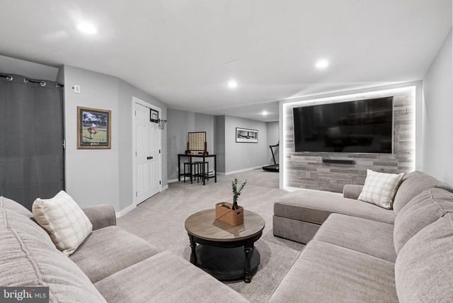 52 ARBOR CIR, Colmar, PA 18915