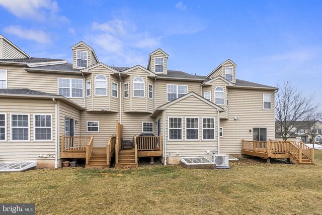 52 ARBOR CIR, Colmar, PA 18915