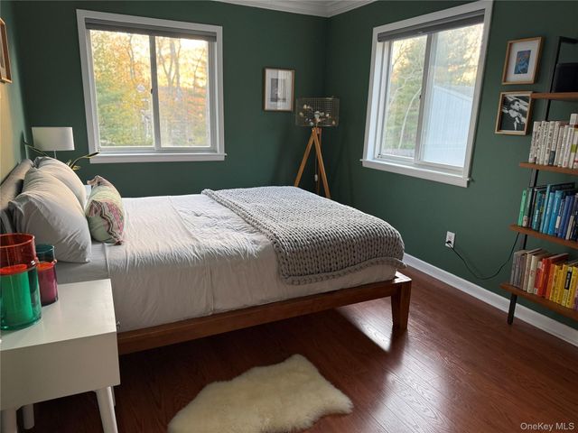 11 N Quarter Road, Westhampton, NY 11977