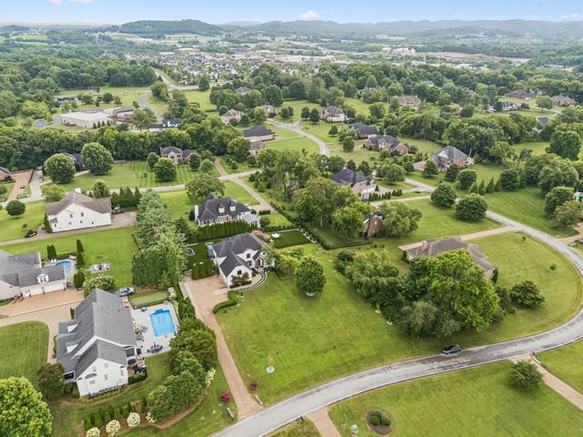 2112 Summer Hill Cir, Franklin, TN 37064