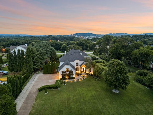 2112 Summer Hill Cir, Franklin, TN 37064