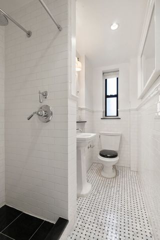 225 E 74TH Street 2DE, New York City, NY 10021