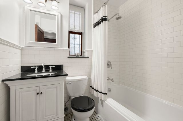 225 E 74TH Street 2DE, New York City, NY 10021
