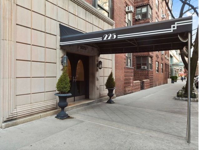 225 E 74TH Street 2DE, New York City, NY 10021