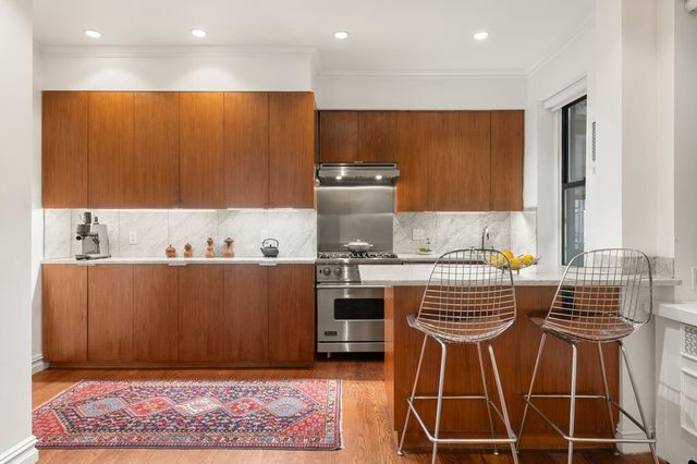 225 E 74TH Street 2DE, New York City, NY 10021
