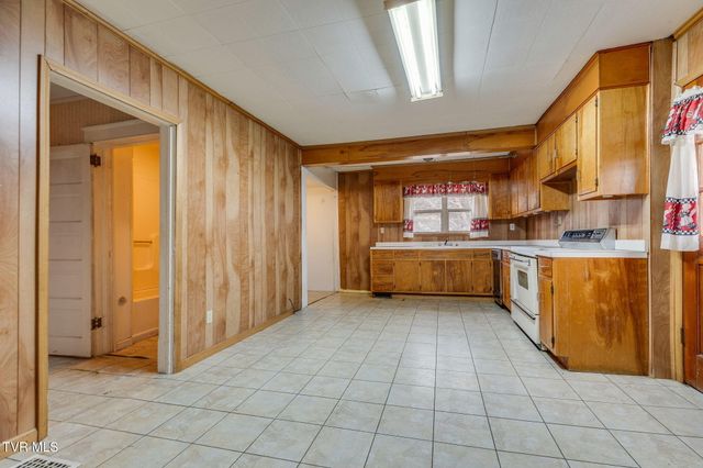 1125 Arlington Avenue, Bristol, VA 24201