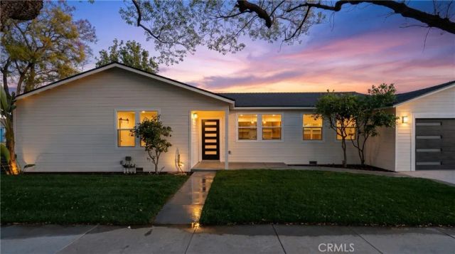 700 W 10th Street, Azusa, CA 91702