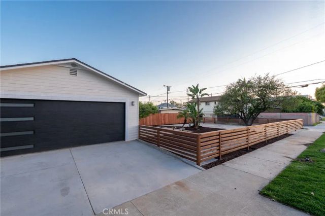 700 W 10th Street, Azusa, CA 91702