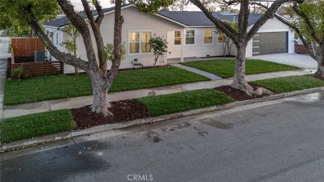 700 W 10th Street, Azusa, CA 91702