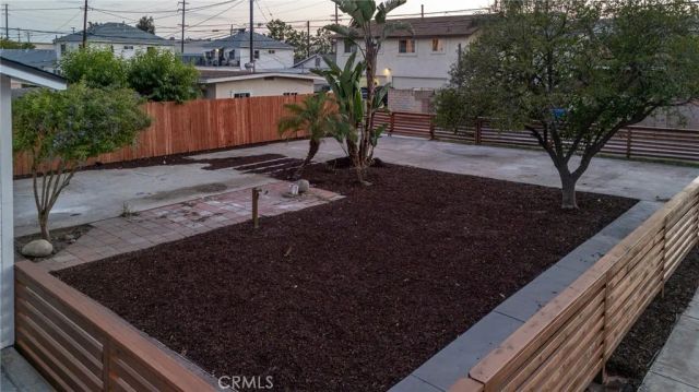 700 W 10th Street, Azusa, CA 91702