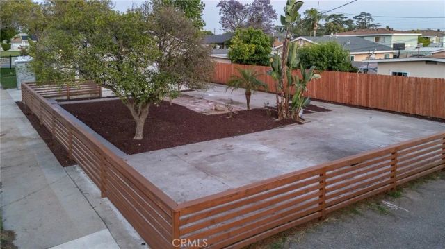 700 W 10th Street, Azusa, CA 91702