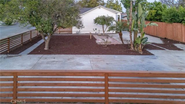 700 W 10th Street, Azusa, CA 91702