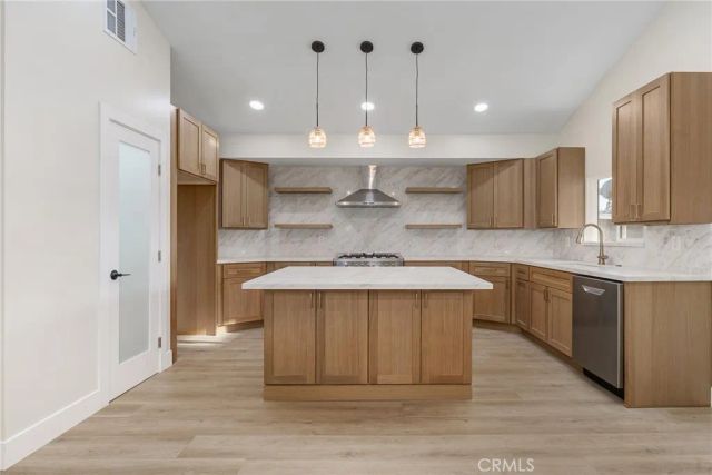 700 W 10th Street, Azusa, CA 91702